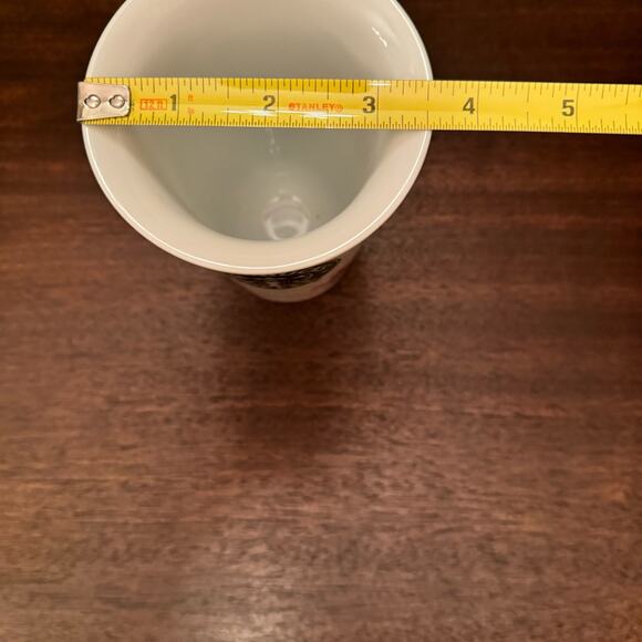 Starbucks 2010 CHRISTMAS White Travel Mug Silicone Lid Red Snowflakes Coffee Cup - Picture 12 of 14